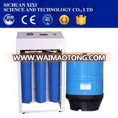 Small scale deionized water machine